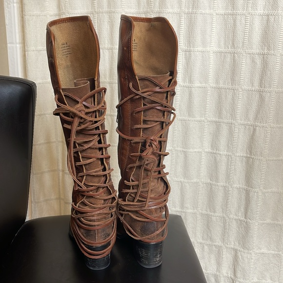 EUC OG Freebird Coal in Cognac, size 9 - Picture 9 of 12